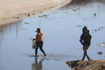 EEUU desmantela red que llevaba a migrantes en maletas y cajas por frontera con M&eacute;xico