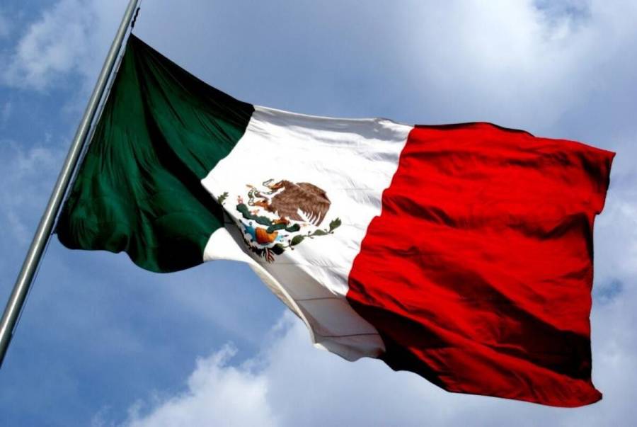 ¿Es delito modificar la bandera y los símbolos patrios mexicanos?