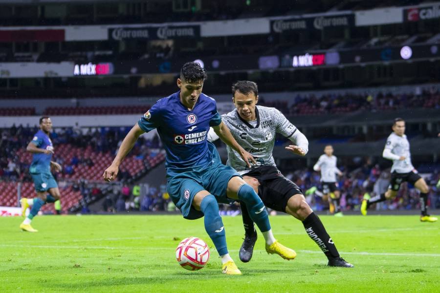 Cruz Azul viene de atrás y vence al León en partido adelantado de Liga MX