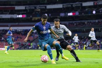 Cruz Azul viene de atr&aacute;s y vence al Le&oacute;n en partido adelantado de Liga MX
