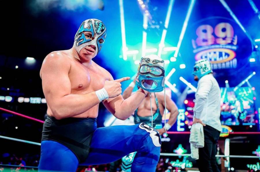 En 89 aniversario CMLL Atlantis Jr. destapó identidad de Stuka Jr.