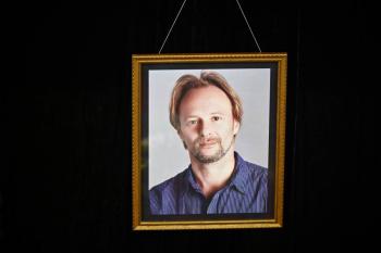 Ucrania rinde homenaje a exbailar&iacute;n de ballet muerto en combate