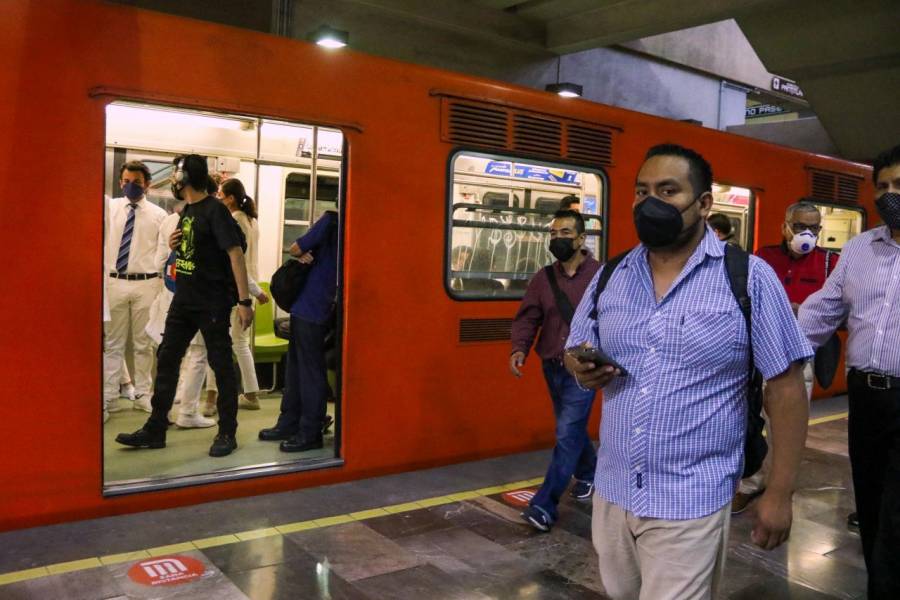 Desde nacimientos hasta decomisar pirotecnia: curiosidades del Metro de la CDMX