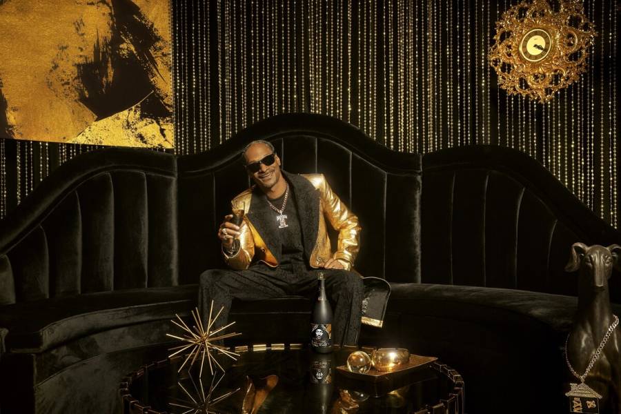 Snoop Dogg le entra a los  corridos con “Me acostumbre a lo bueno” de Fuerza Regida