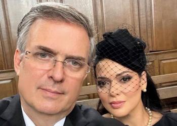 Marcelo Ebrard difunde 'selfie' en funeral de la reina Isabel II; le llueven críticas en redes