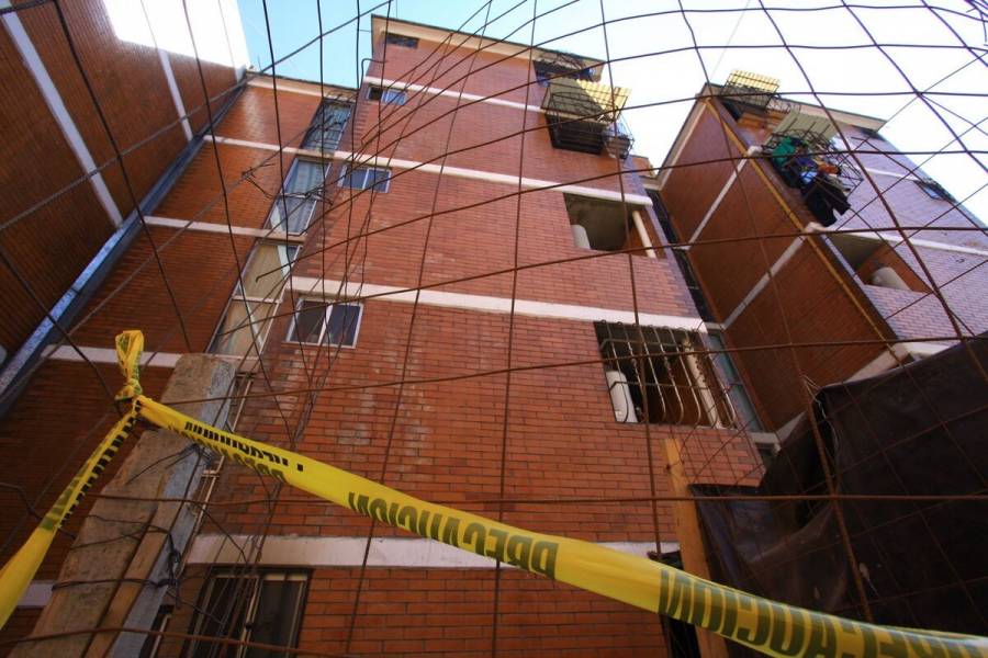 Acordonados, cinco edificios en CDMX tras sismo de 7.7 grados