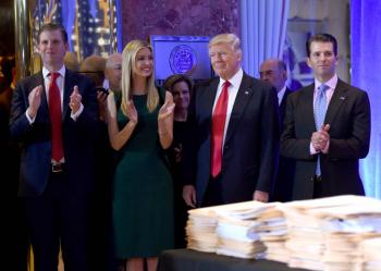 Trump y tres de sus hijos demandados en Nueva York por evasi&oacute;n de impuestos