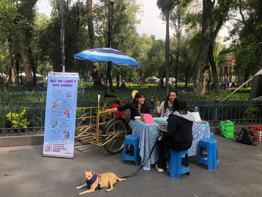 “Haz un libro y haz barrio” con el colectivo Poesía y Trayecto en la CDMX