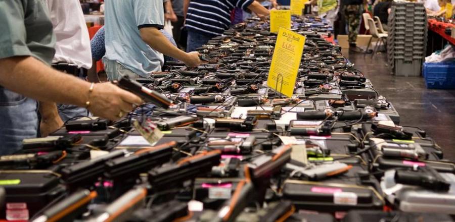 Prestanombres pasar&aacute; 27 meses preso en EU por comprar armas enviadas a M&eacute;xico