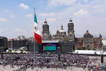 Comienza el arribo de personas al Zócalo para ver a Grupo Firme