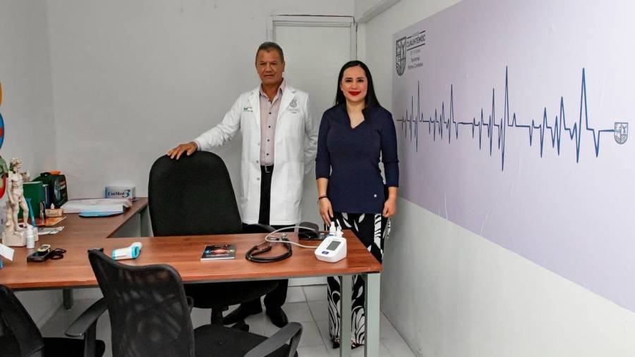 Inaugura Sandra Cuevas, consultorio médico gratuito en la Roma Sur