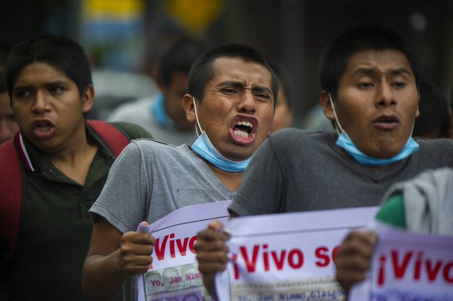 Así transcurrirá marcha por Ayotzinapa; Palacio Nacional ya está cercado