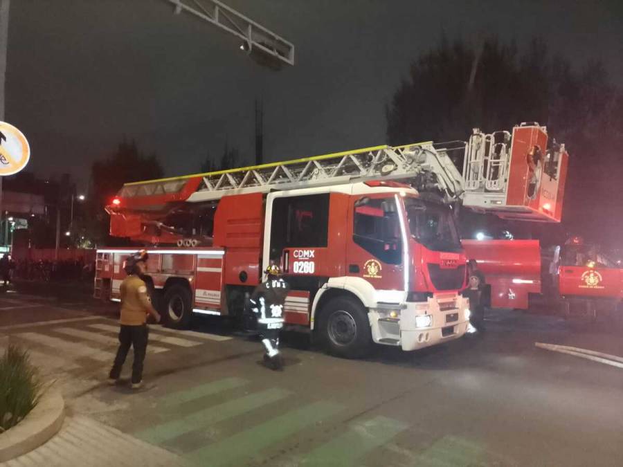 Sofocan incendio en el emblemático edificio Canadá de la CDMX