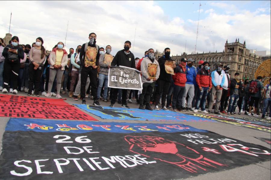 “A Sheinbaum le va a pesar en su campa&ntilde;a proteger al ‘delincuente’ de Garc&iacute;a Harfuch”: padres de Ayotzinapa