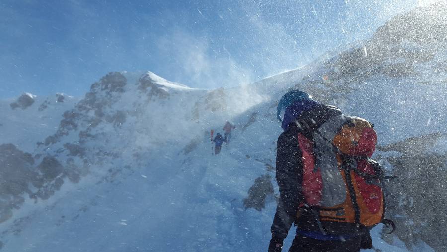 Alpinista estadounidense desaparece y nepal&iacute; muere en la monta&ntilde;a Manaslu