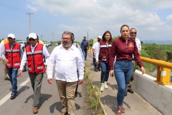 Supervisan daños a carreteras y puentes por sismo