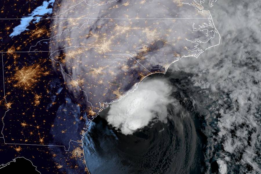 Huracán Ian toca tierra en Carolina del Sur