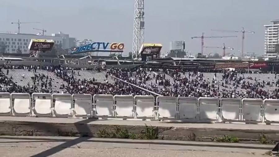 Colapsa techo del Colo-Colo afición del “Estadio Monumental” de Chile aterrados