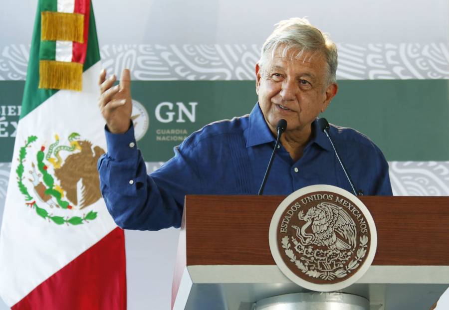 Tras fallecimiento de Abigail Hay, su padre pide justicia a AMLO durante su visita a Oaxaca