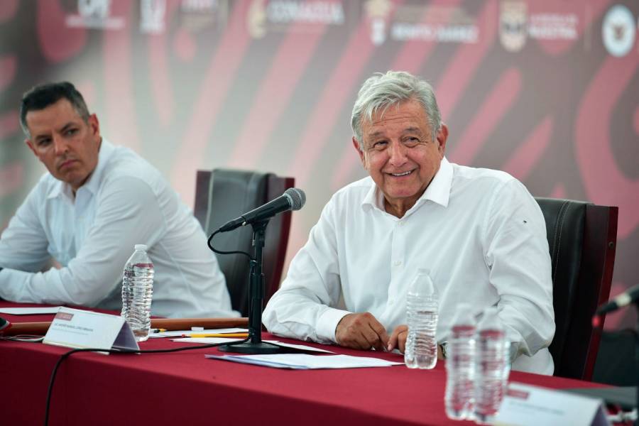 Supervisan AMLO y Murat obras, y ofrece apoyo al nuevo gobernador