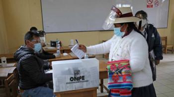 Los peruanos votan para elegir alcaldes y gobernadores