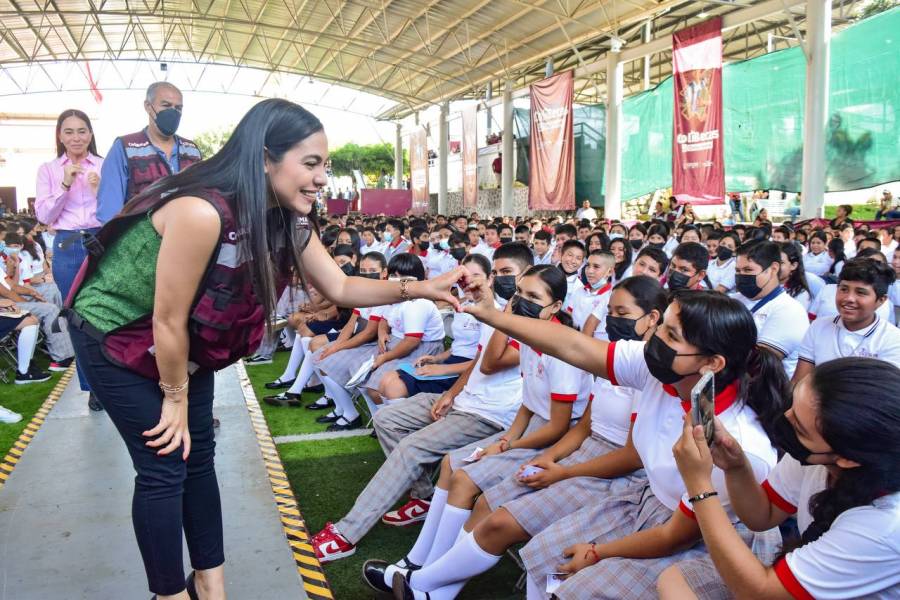 En Colima regresan a clases alumnos de 501 escuelas tras tercer sismo del 19 de septiembre