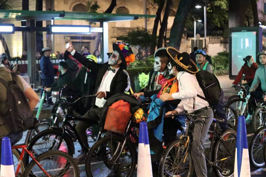 Tras dos años, regresa el paseo nocturno del Día de Muertos en la CDMX