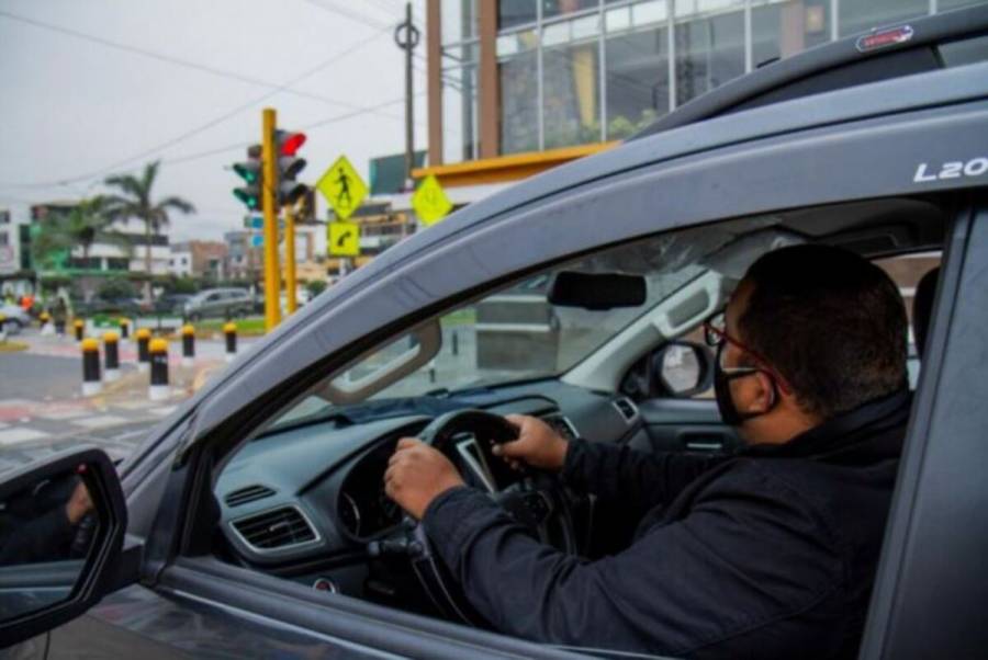 ¿Qué hacer ante un sismo estando en tu auto?