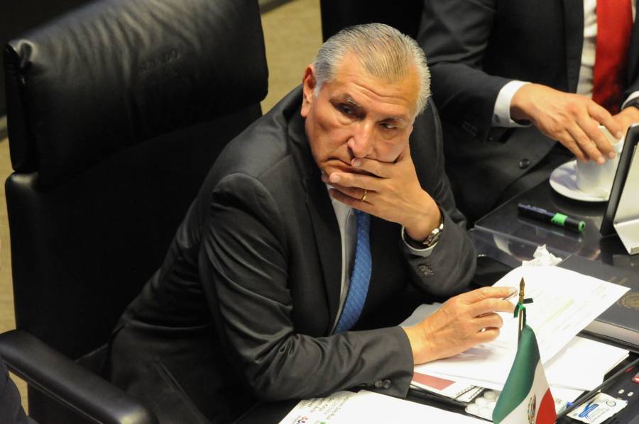 Adán Augusto López se reúne con senadores de Morena y aliados previo a debate de reforma militar