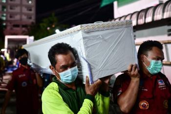 Expolic&iacute;a ataca una guarder&iacute;a en Tailandia y mata a 37 personas, incluidos 23 ni&ntilde;os