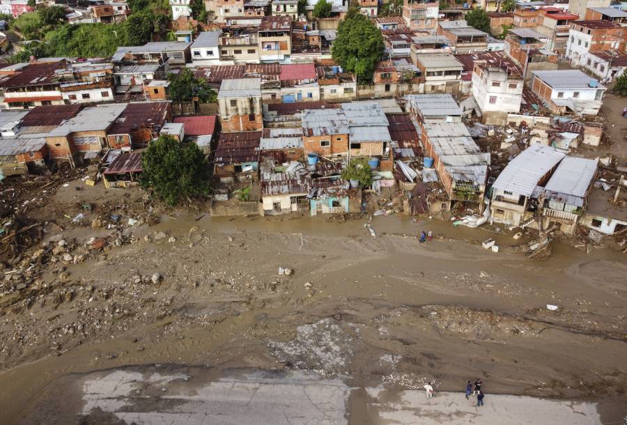 Suben a 36 los fallecidos por deslave en Venezuela