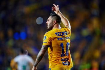 Gignac hace doblete y sigue tras r&eacute;cord de Cardozo en Liga MX