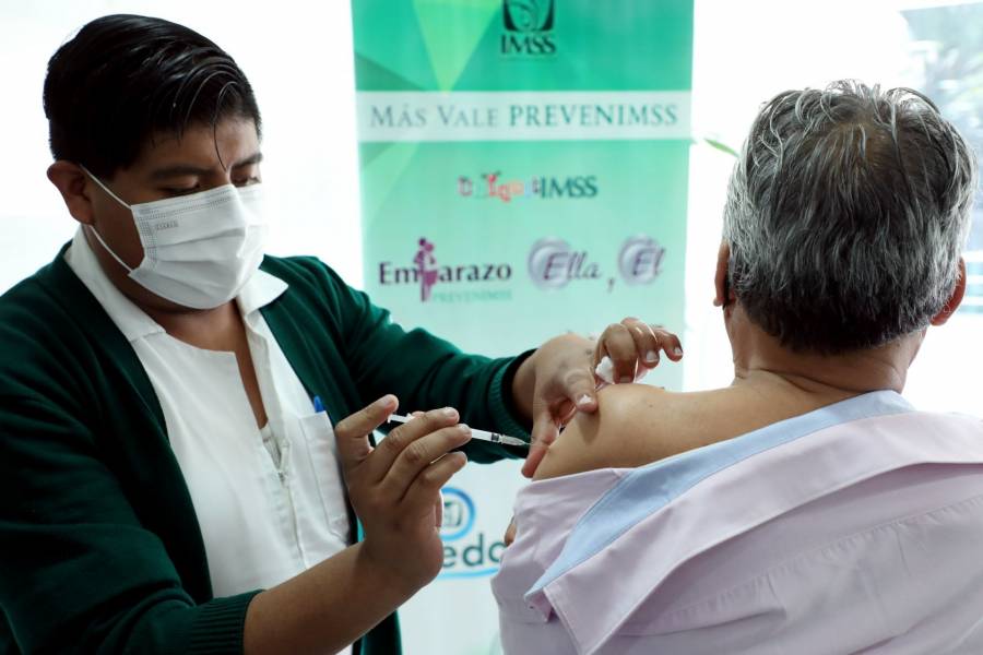 Arranca IMSS jornada de vacunación contra influenza en población de riesgo