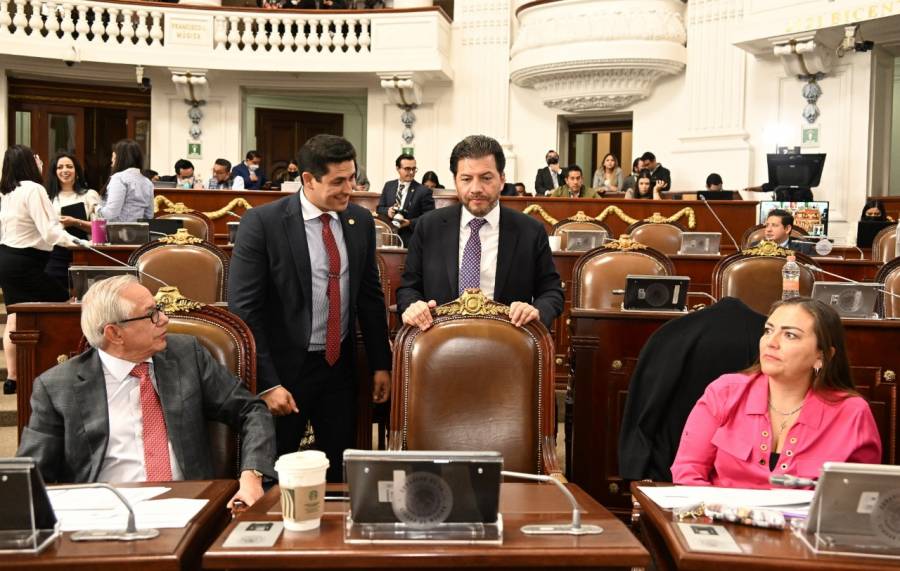 Ex diputado del PRI se incorpora al grupo parlamentario del PRD