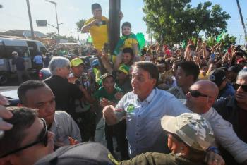Bolsonaro y Lula se enfrentan en el primer debate hacia el balotaje en Brasil