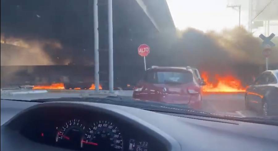 Pemex se deslinda de pipa de combustible que fue embestida por un tren en Aguascalientes