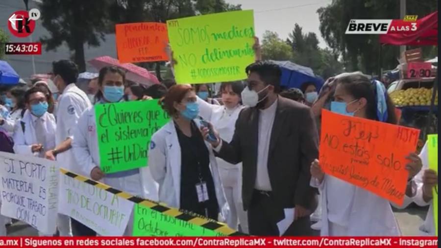 “Soy interno no esclavo, ni ratero”: Médicos pasantes protestan por detención arbitraria de Villalobos Ramírez