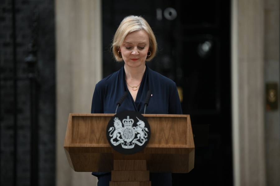 Liz Truss presenta su dimisión como primera ministra británica tras seis semanas en el cargo
