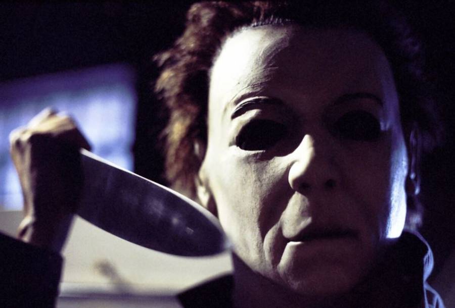 Policía dispara contra hombre con máscara de Halloween por amenazar a personas en EEUU