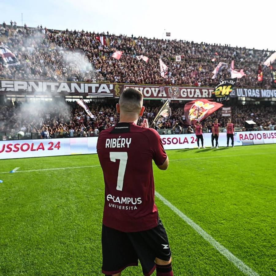 Con el siete a la espalda y lágrimas en los ojos, Ribéry dice adiós a los terrenos