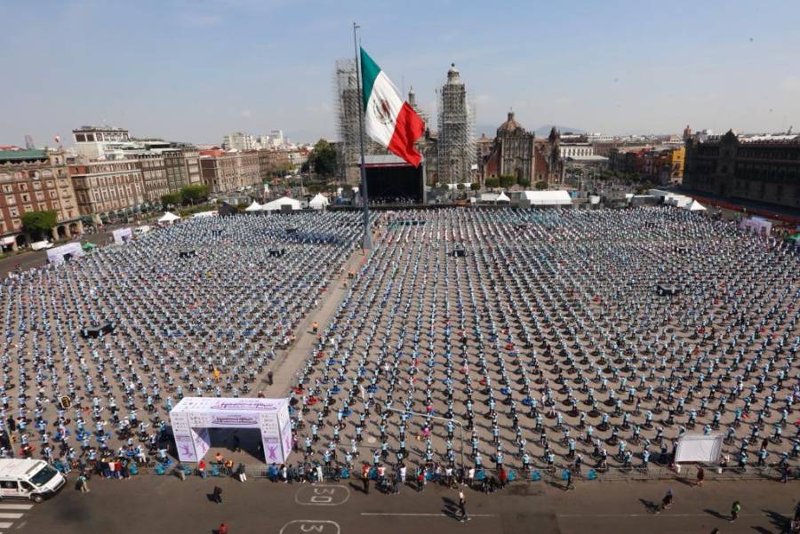 Con 4 mil 803 personas, clase masiva de trampolines fitness establece nuevo Récord Guinness: Clara Brugada