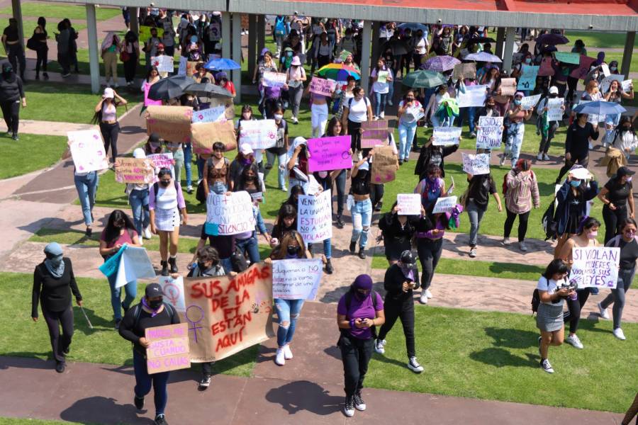 Feministas y estudiantes protestan por abuso sexual contra alumna en el CCH Sur