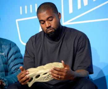 Adidas, bajo presión por actos antisemitas de Kanye West