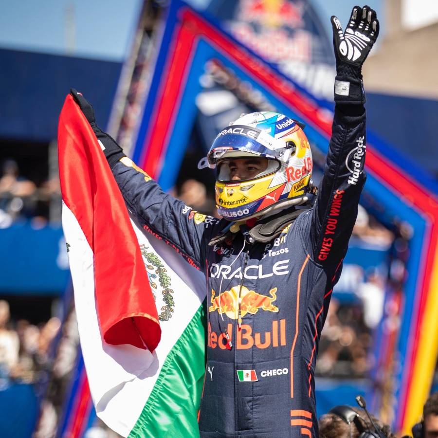 “Checo” Pérez deslumbra en el Show Run de Red Bull en Guadalajara