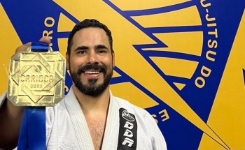 Mexicano sube al podio tras vencer a cariocas en competencia de Jiu-Jitsu