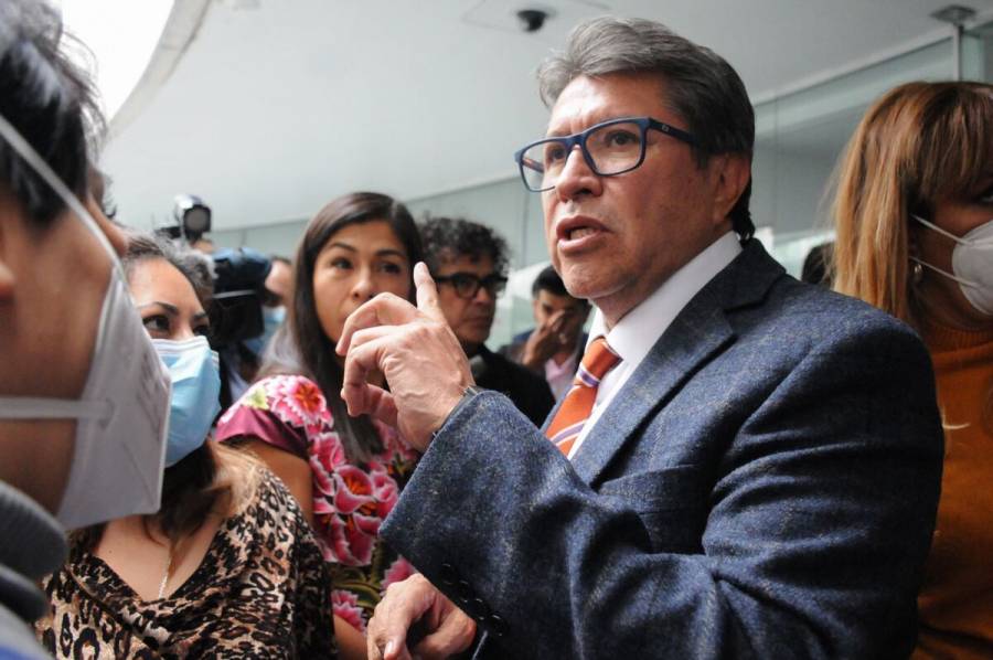 Ricardo Monreal denunciará exhibición ilegal de sus conversaciones