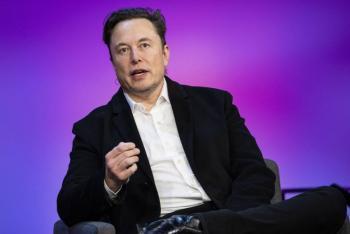 Elon Musk toma el control de Twitter con una limpia en la directiva