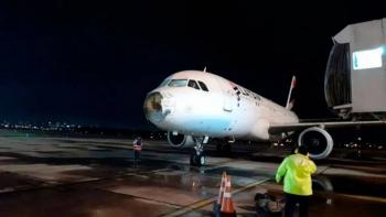 Avión de Latam aterrizó de emergencia en Paraguay sin un motor por tormenta