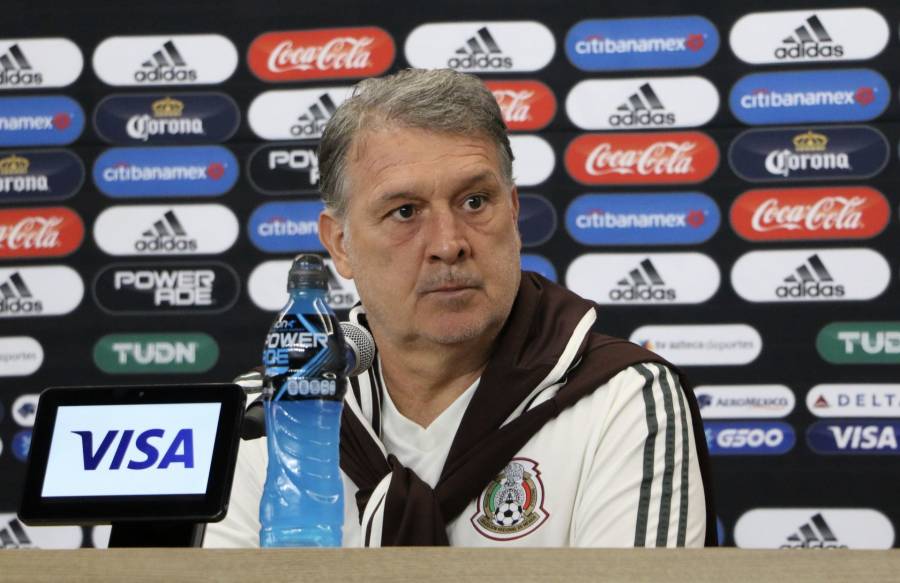 Regalan Virgen de Guadalupe a “Tata” Martino