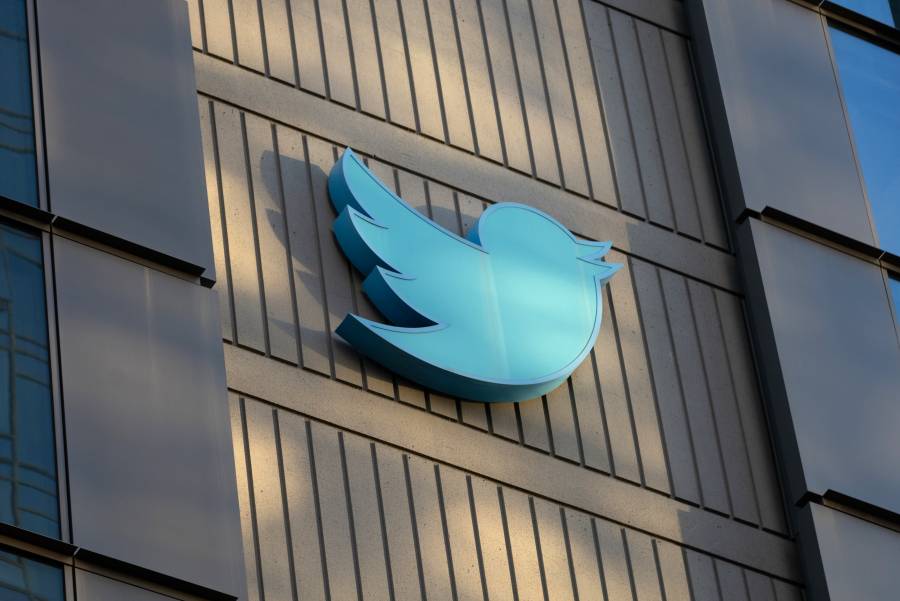 Twitter cobrará 20 dólares al mes por la insignia de verificación